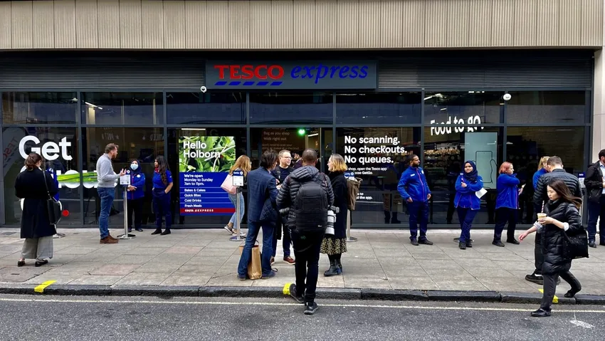 Tesco ilk kasasız marketini açtı