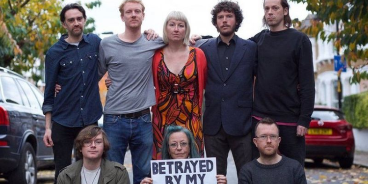 İngiltere’de iklim değişikliğine karşı ev yalıtımı kampanyalarına dikkat çekmek için yol kesenlere hapis cezası