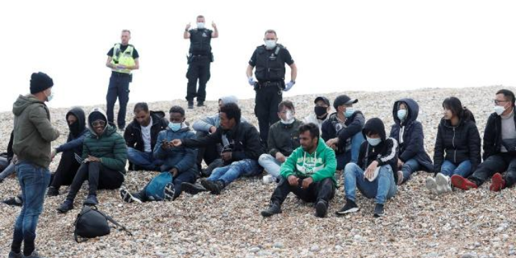 İngiltere’ye göçmen geçişlerinde yeni rekor kırıldı