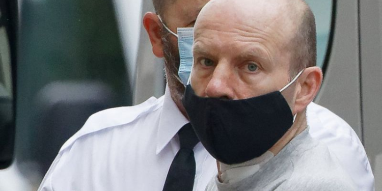 Galler’de 5,5 milyon sterlinlik piyango kazanan sevgilisini bıçaklayan adama 13 yıl hapis