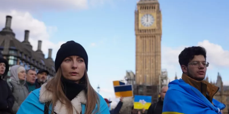 İngiltere’de yaşayanlar, Ukraynalı mültecileri “misafir” olarak kabul edebilecekler