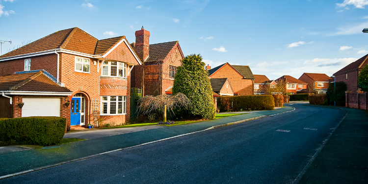 İngiltere’de emlak piyasasındaki fiyat artışları yeni ev alacakları zorluyor!