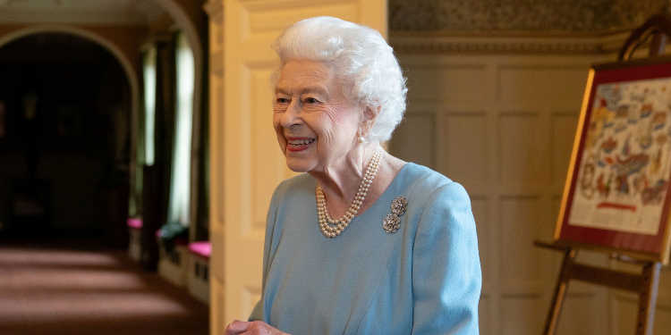Kraliçe 2. Elizabeth Buckingham sarayından taşındı