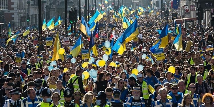Zelenskiy’nin çağrısının ardından Londra’da “Ukrayna’ya destek gösterisi” düzenlendi
