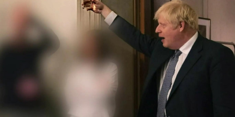 Sue Gray’in raporu, “Boris Johnson hükümetine son vermeli”