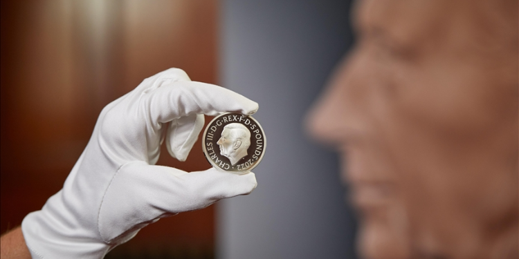 Kral 3. Charles’ın portresinin yer aldığı ilk madeni paralar basıldı